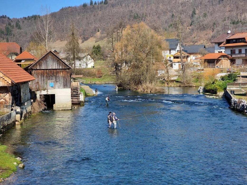 Krka River Lodge Znojile pri Krki Dış mekan fotoğraf