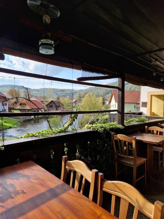 Krka River Lodge Znojile pri Krki Dış mekan fotoğraf