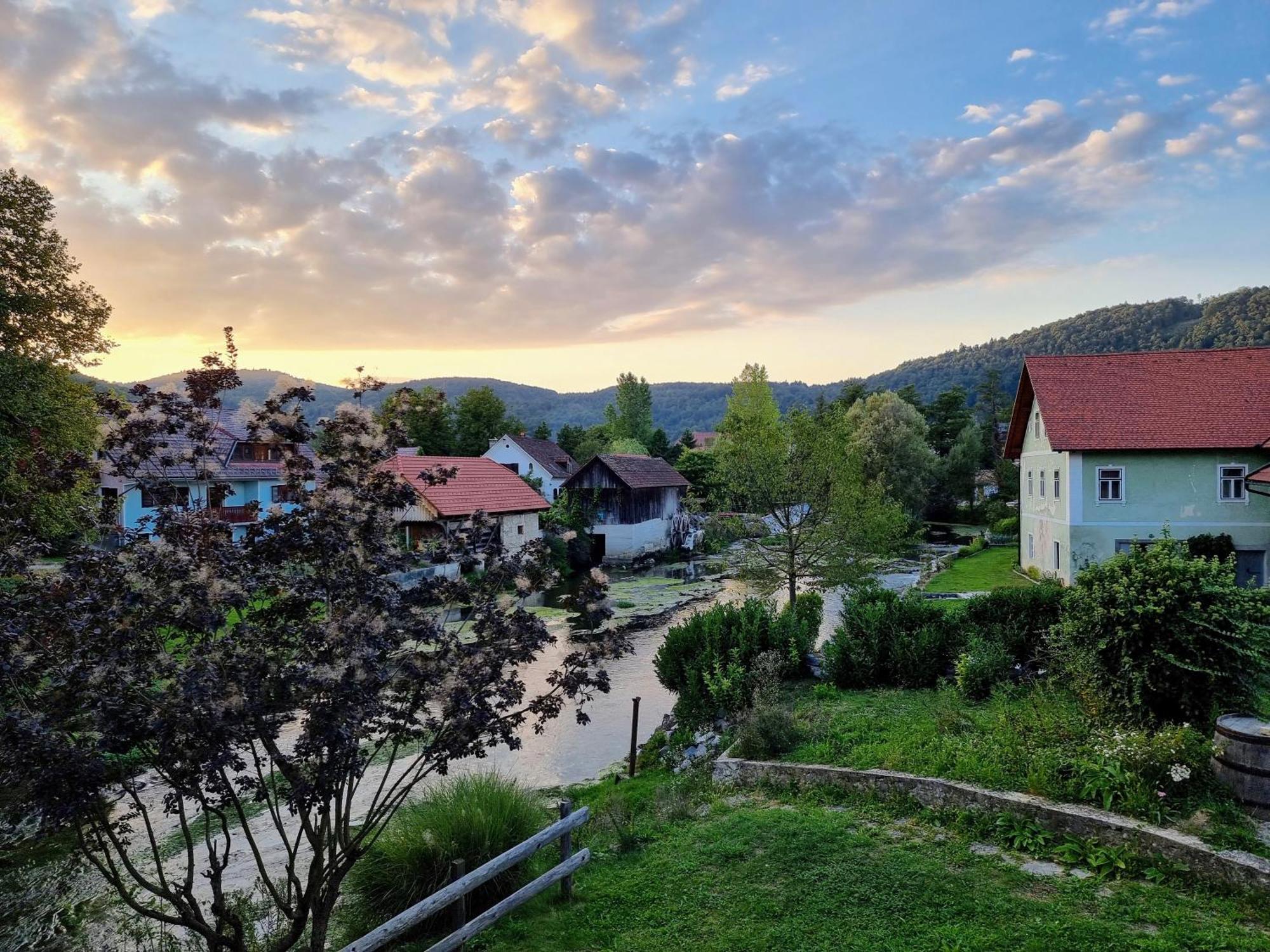 Krka River Lodge Znojile pri Krki Dış mekan fotoğraf