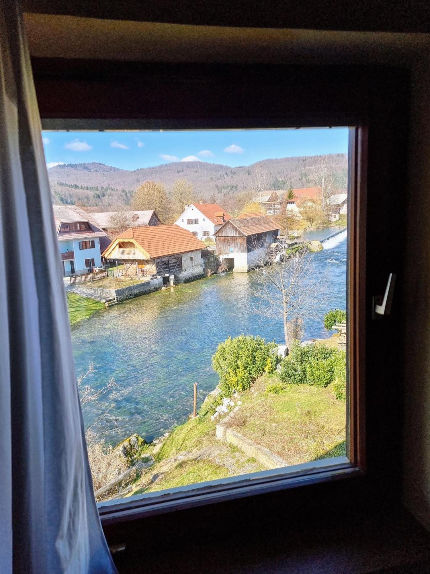 Krka River Lodge Znojile pri Krki Dış mekan fotoğraf